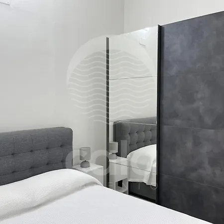 Blumarine E Vasca Jacuzzi By Cala Salento בית נופש טורה לפילו