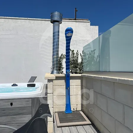 Blumarine E Vasca Jacuzzi By Cala Salento