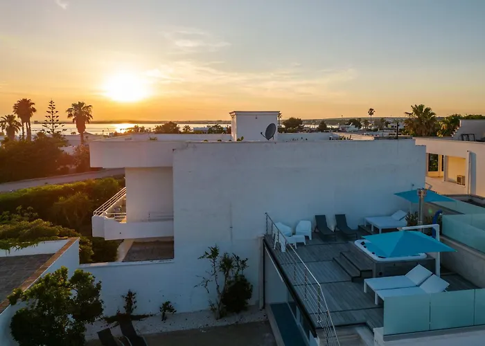 Blumarine E Vasca Jacuzzi By Cala Salento Holiday home *