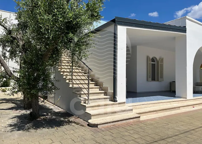 Blumarine E Vasca Jacuzzi By Cala Salento Holiday home