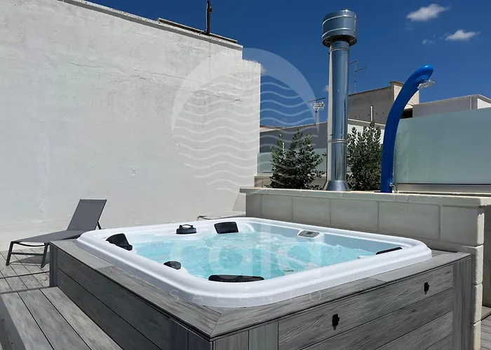 Holiday home Blumarine E Vasca Jacuzzi By Cala Salento